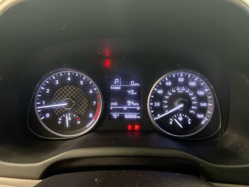 Used 2019 Hyundai Elantra SE FWD image 12