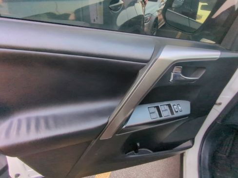 Used 2017 Toyota RAV4 XLE FWD image 8