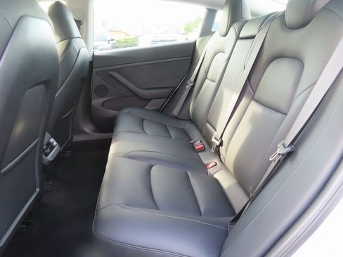 Used 2023 Tesla Model 3 Standard Range image 25