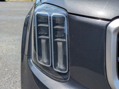 Certified 2023 Kia Telluride S w/ S Sunroof Package AWD/4WD image 8