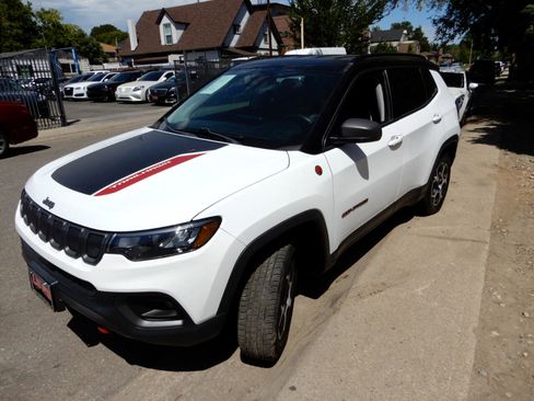 Used 2022 Jeep Compass Trailhawk image 8