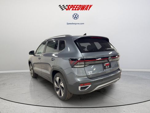 New 2026 Volkswagen Taos SE AWD/4WD image 8