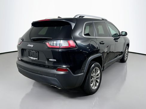 Used 2019 Jeep Cherokee Latitude Plus w/ Comfort/Convenience Group FWD image 4