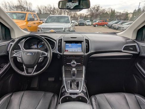 Used 2018 Ford Edge Titanium w/ Equipment Group 302A FWD image 2