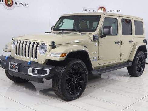 Used 2022 Jeep Wrangler Unlimited Sahara AWD/4WD image 5