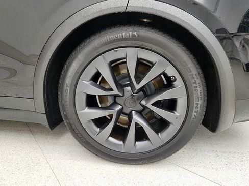 Used 2024 Tesla Model X image 9