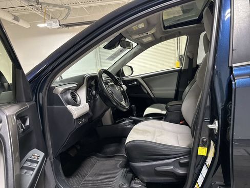 Used 2018 Toyota RAV4 XLE w/ Plus Extra Value Package AWD/4WD image 20