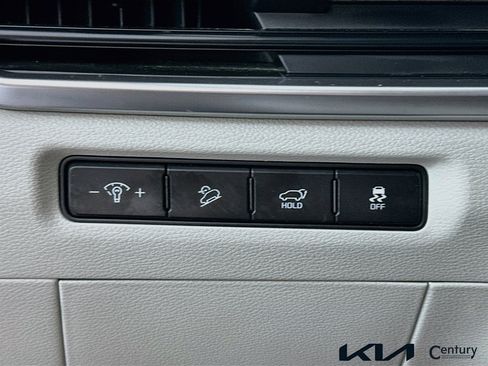 Used 2024 Kia Telluride EX w/ EX Captain's Chair Package image 10