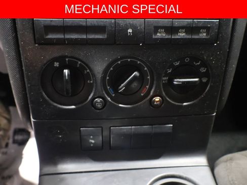 Used 2010 Ford Explorer XLT AWD/4WD image 8