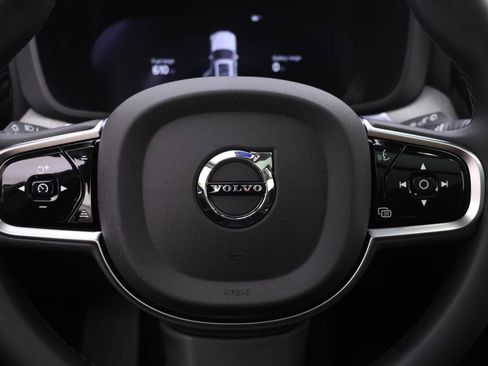 Used 2025 Volvo XC60 T8 Plus w/ Protection Package Premier image 17