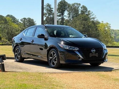 Used 2025 Nissan Sentra SV image 1