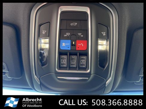 New 2025 Jeep Grand Cherokee Limited w/ Luxury Tech Group II image 23