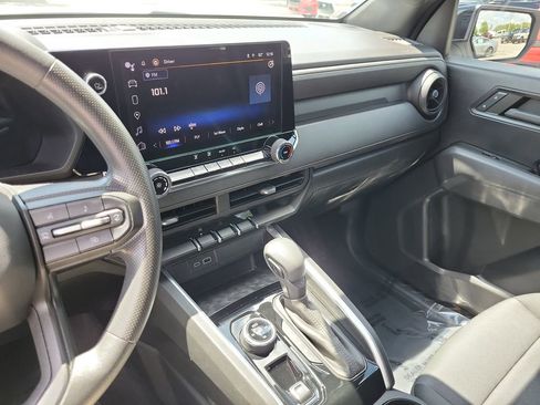 Used 2023 Chevrolet Colorado Trail Boss w/ Technology Package AWD/4WD image 23