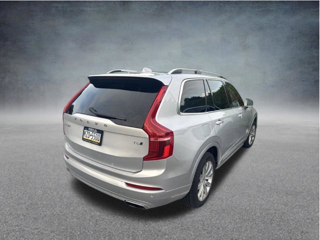 Used 2018 Volvo XC90 T6 Momentum w/ Momentum Plus Package AWD/4WD image 3