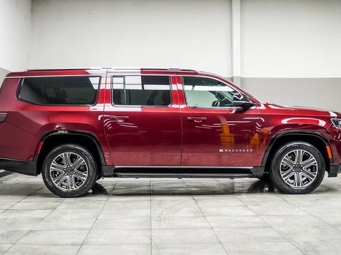 Used 2024 Jeep Wagoneer L Series II w/ Flexible Seating Group AWD/4WD image 6