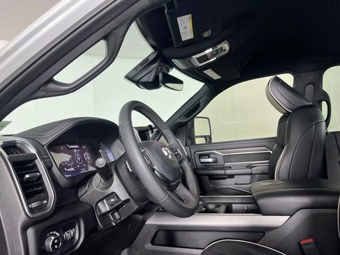 Used 2025 RAM 2500 Laramie image 22