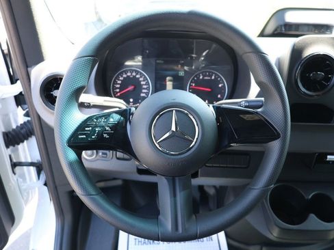 Used 2025 Mercedes-Benz Sprinter 2500 image 12