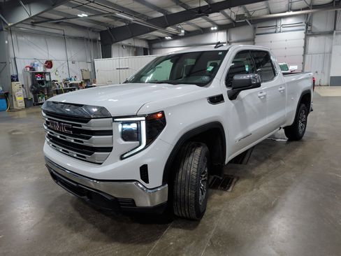 Used 2024 GMC Sierra 1500 SLE AWD/4WD image 6