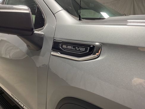 Used 2025 GMC Sierra 1500 SLE image 9