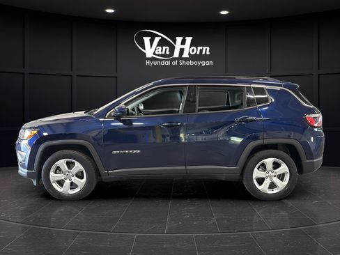 Used 2018 Jeep Compass Latitude w/ Popular Equipment Group FWD image 4