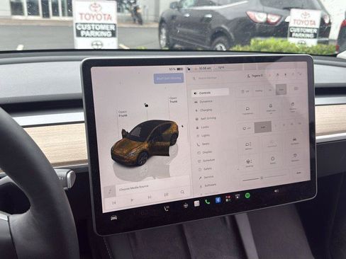 Used 2024 Tesla Model Y Long Range AWD/4WD image 5
