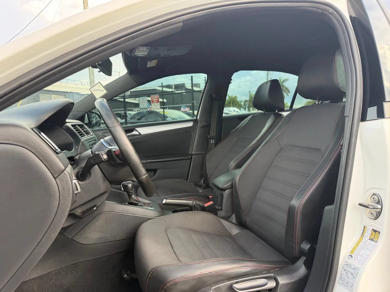 Used 2012 Volkswagen Jetta GLI FWD image 11