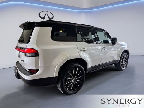 Used 2024 Lexus GX 550 w/ Accessory Package (Z1) AWD/4WD image 5