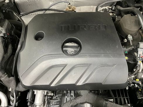 Used 2025 Buick Encore GX Avenir w/ Avenir Technology Package image 28