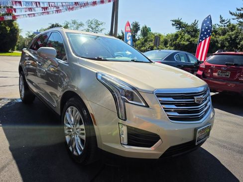 Used 2017 Cadillac XT5 Premium Luxury AWD/4WD image 4