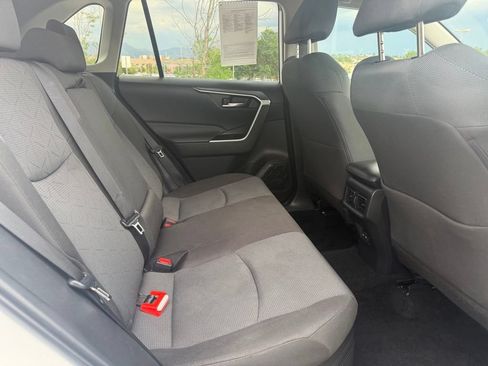 Used 2025 Toyota RAV4 XLE AWD/4WD image 27