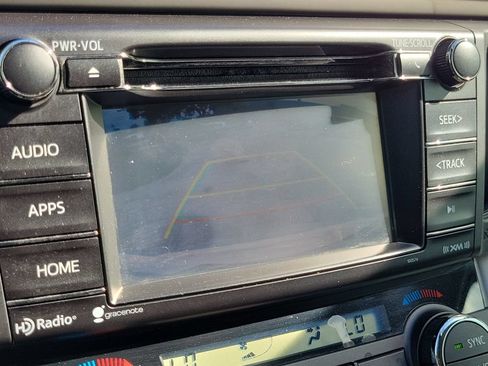 Used 2018 Toyota RAV4 XLE FWD image 38