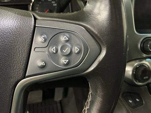 Used 2019 Chevrolet Suburban LT image 17