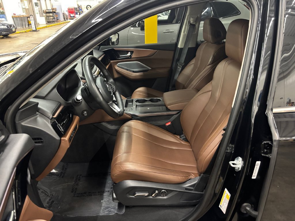 Certified 2025 Acura MDX w/ Technology Package AWD/4WD image 10