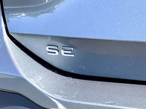 New 2025 Volkswagen Tiguan SE image 25