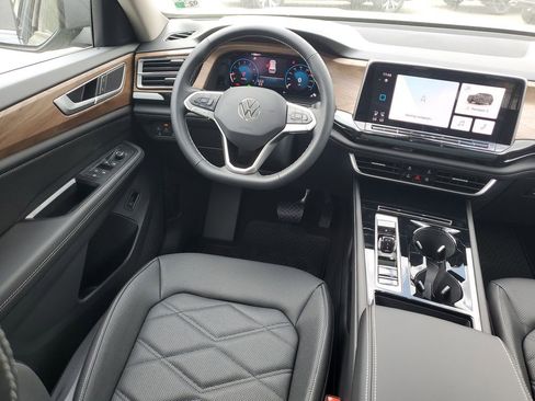 New 2026 Volkswagen Atlas SE FWD image 13