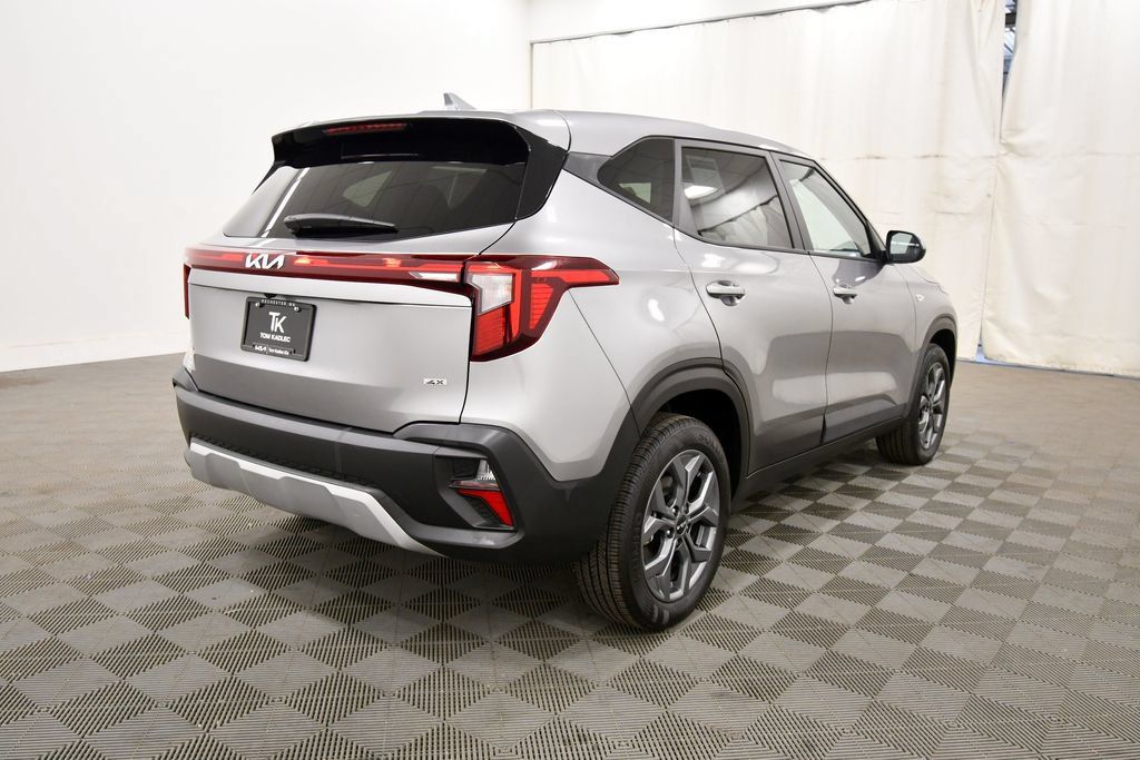 Used 2026 Kia Seltos LX AWD/4WD image 8
