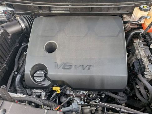 Used 2023 Chevrolet Traverse LT image 33