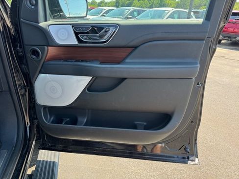 Certified 2023 Lincoln Navigator Reserve AWD/4WD image 28