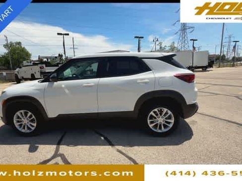 Certified 2025 Chevrolet TrailBlazer LS w/ LS Convenience Package FWD image 5