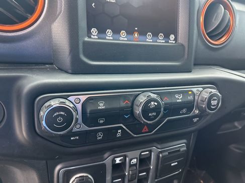 Used 2020 Jeep Gladiator Mojave w/ Trailer Tow Package image 39