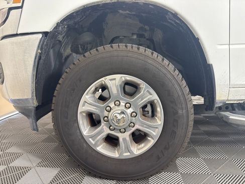 Used 2024 RAM 3500 Big Horn AWD/4WD image 7