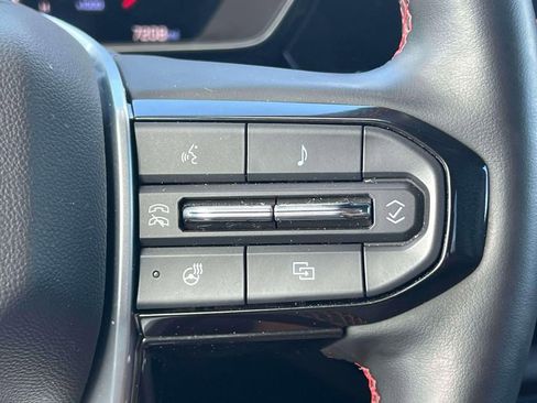 Used 2025 Chevrolet Colorado Z71 w/ Technology Package image 25