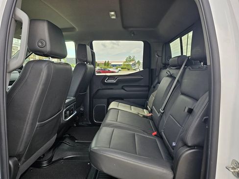 Used 2025 GMC Sierra 1500 SLT w/ SLT Convenience Package AWD/4WD image 16