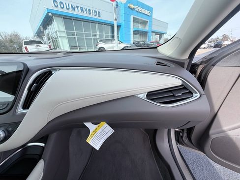 Used 2024 Chevrolet Malibu LT image 18