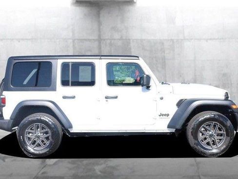 Used 2025 Jeep Wrangler Unlimited Sport AWD/4WD image 5