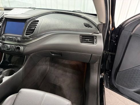 Used 2016 Chevrolet Impala LT FWD image 23