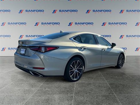 Used 2022 Lexus ES 350 w/ Premium Package image 5