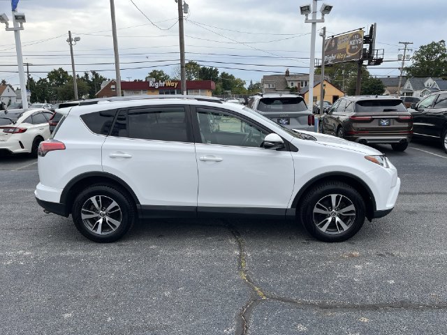 Used 2017 Toyota RAV4 XLE FWD image 11