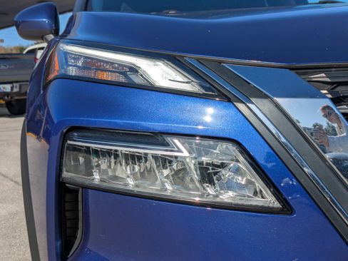 Used 2023 Nissan Rogue SV image 10