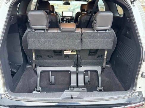 Used 2025 Toyota Sienna Limited AWD/4WD image 43